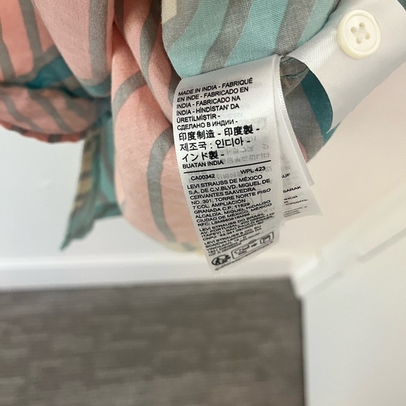 Levi’s Men Button Down Short Sleeve Shirt Size Medium Funky Disco Colorful Rave - Picture 6 of 7